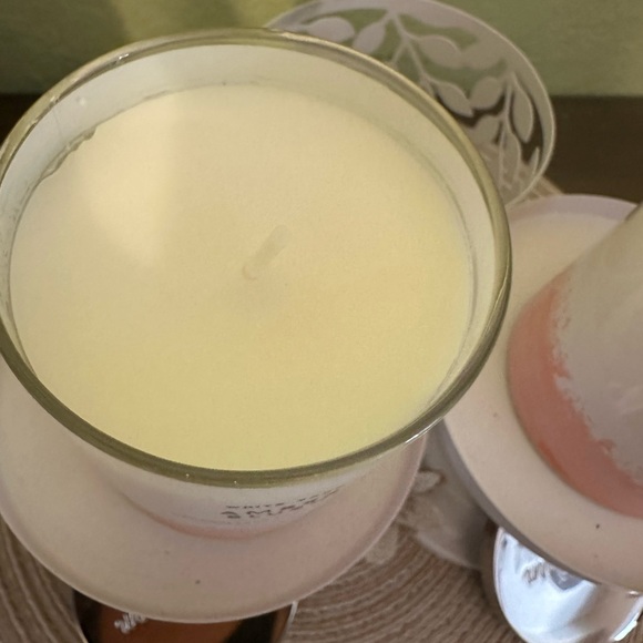White Barn Amber Blush Candle - Pink and White - Picture 3 of 5